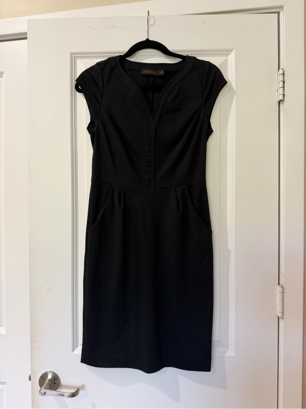 The Limited Black Cap Sleeve Sheath Dress – Size XS